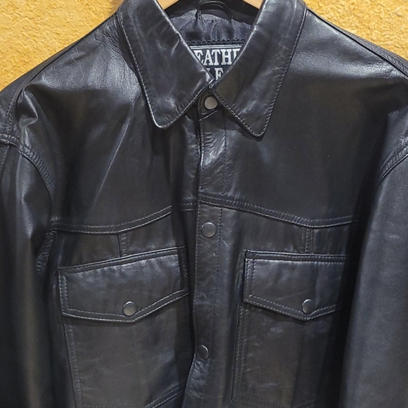New Light weight  leather  jacket - Picture 2 of 9